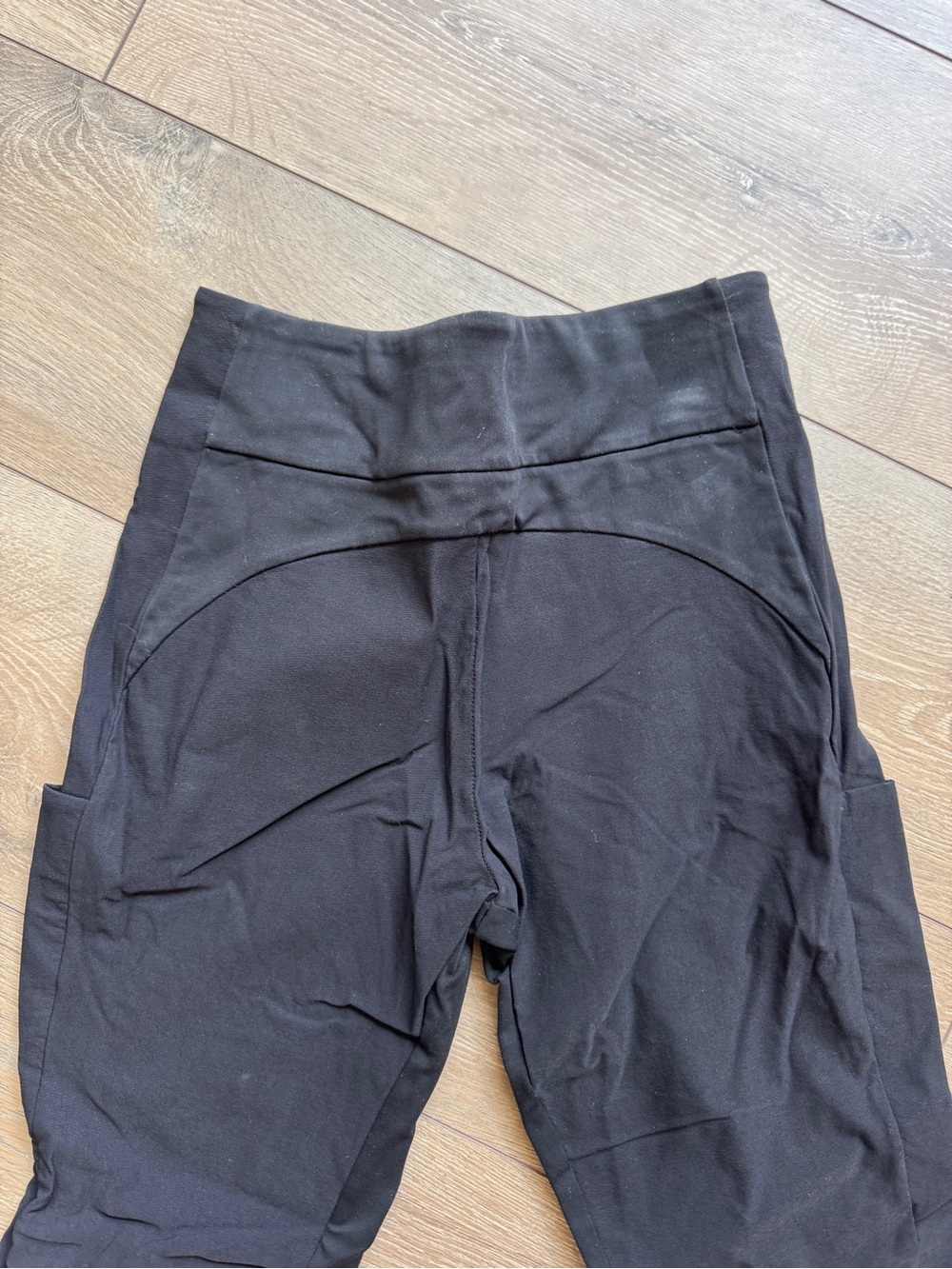 High-Waist Black Athletic Pants with Side Pockets